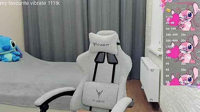 Snapshot of Hot_Mia_ chatting on March 21, 5:56 pm Hot Mia online show from March 21, 5:56 pm