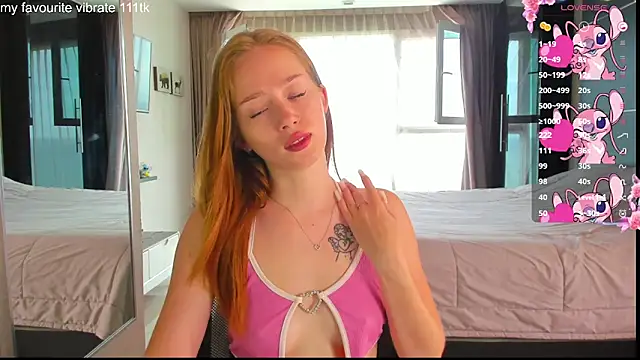 Snapshot of Hot_Mia_ chatting on September 25, 4:27 am Hot Mia online show from September 25, 4:27 am