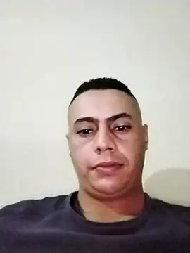 Snapshot of Iml22m chatting on December 2, 9:32 pm Iml22m online show from December 2, 9:32 pm