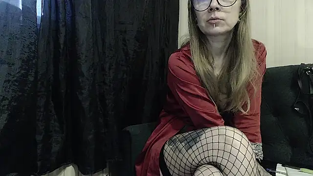 Snapshot of alexandra_zaryanova chatting on October 25, 11:51 am alexandra zaryanova online show from October 25, 11:51 am