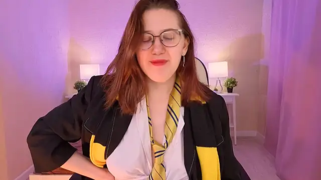 Snapshot of Charmy_Gracy chatting on December 16, 10:50 am Charmy Gracy online show from December 16, 10:50 am