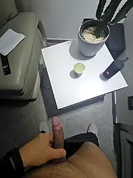 Snapshot of kekko-1982 chatting on January 2, 9:07 pm kekko-1982 online show from January 2, 9:07 pm