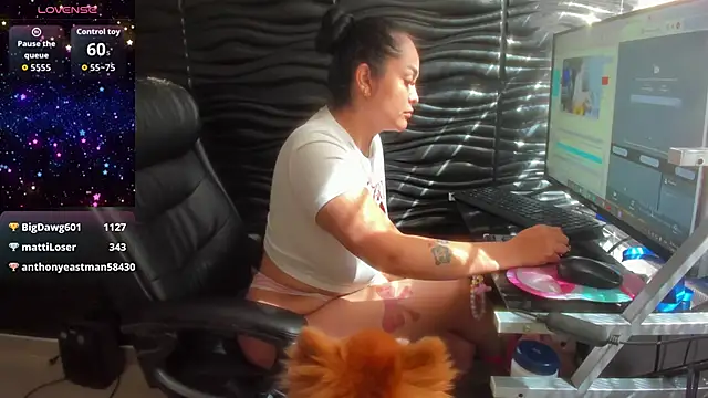 Snapshot of Pocahontas_d chatting on September 12, 2:17 pm Pocahontas d online show from September 12, 2:17 pm