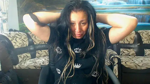 MoistMady online show from September 29, 5:45 am