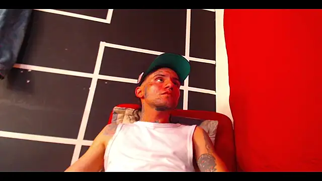 Snapshot of Christian_Stiven1 chatting on November 29, 7:39 pm Christian Stiven1 online show from November 29, 7:39 pm