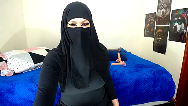 evelyn  salah online show from February 13, 4:54 am