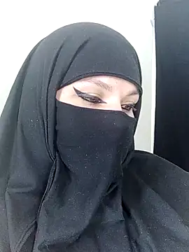 evelyn  salah online show from October 21, 10:10 pm