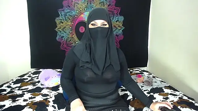 evelyn  salah online show from November 2, 10:12 pm