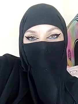 Snapshot of evelyn__salah chatting on May 23, 11:31 pm evelyn salah online show from May 23, 11:31 pm