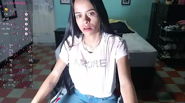Snapshot of Mia_sexy18_ chatting on January 16, 2:51 am Mia sexy18 online show from January 16, 2:51 am