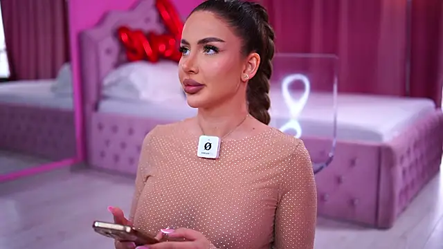 Snapshot of AshleySinn chatting on February 5, 10:20 am AshleySinn online show from February 5, 10:20 am