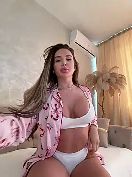 Snapshot of AshleySinn chatting on February 14, 12:02 pm AshleySinn online show from February 14, 12:02 pm