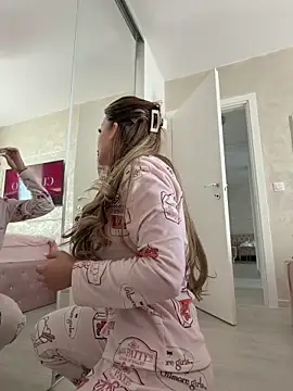 Snapshot of AshleySinn chatting on March 10, 8:30 am AshleySinn online show from March 10, 8:30 am