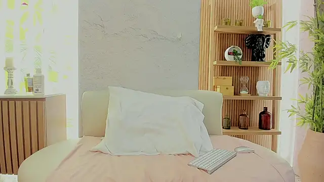 Scarleett 22 online show from February 21, 7:48 pm