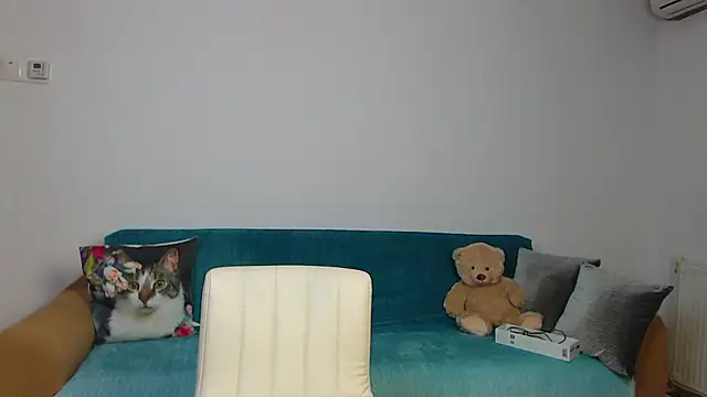 SaraDaisy online show from December 4, 9:24 pm