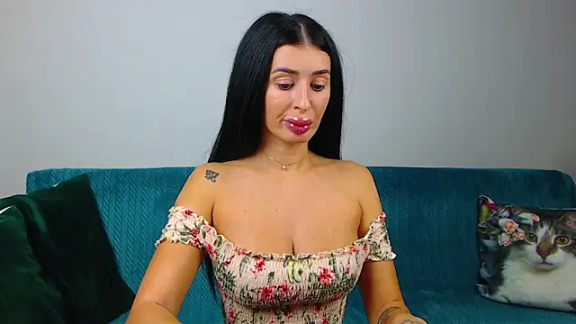 SaraDaisy online show from September 26, 5:06 pm