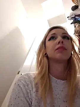 AmethystFoxx online show from November 6, 9:37 pm