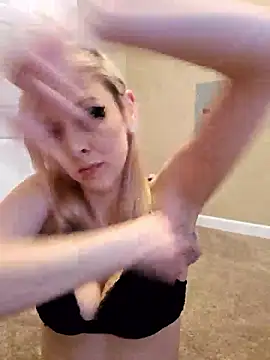 AmethystFoxx online show from January 12, 10:26 pm