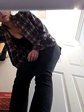 AmethystFoxx online show from April 29, 7:53 pm