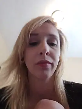 AmethystFoxx online show from June 8, 5:35 pm