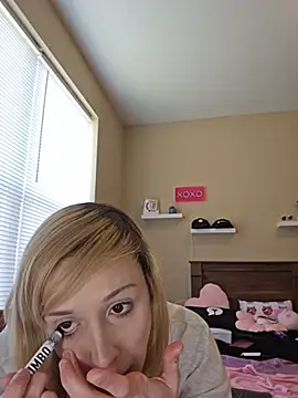 AmethystFoxx online show from June 12, 5:23 pm