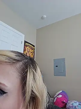 AmethystFoxx online show from June 22, 6:38 pm