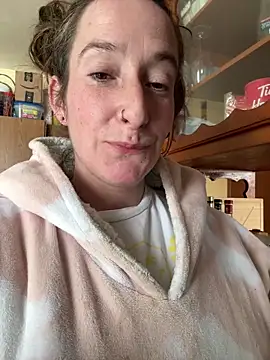 Mini And The Bear online show from February 26, 4:06 pm