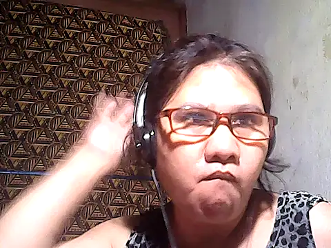 sweetsosie18 online show from February 4, 7:58 am