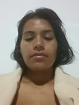 roxanamariahills  online show from April 27, 3:32 pm
