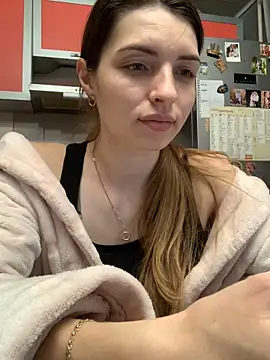 Snapshot of SeducingYoghourt chatting on February 15, 3:39 pm SeducingYoghourt online show from February 15, 3:39 pm