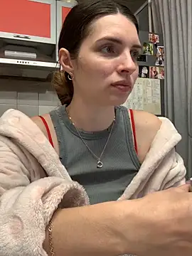 Snapshot of SeducingYoghourt chatting on February 23, 3:29 pm SeducingYoghourt online show from February 23, 3:29 pm