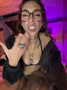 amanilouve online show from March 10, 10:59 pm