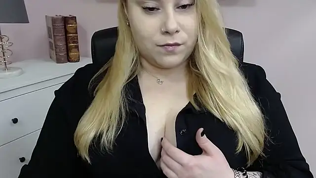 XgloryHAILEY online show from December 3, 1:30 am