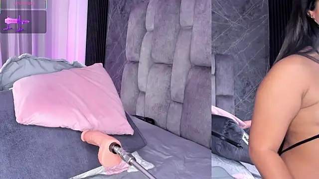 Snapshot of emily_fox1 chatting on November 4, 12:04 pm emily fox1 online show from November 4, 12:04 pm