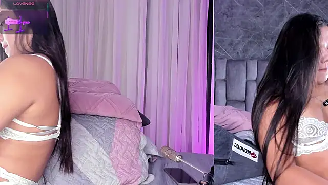 Snapshot of emily_fox1 chatting on November 6, 12:06 pm emily fox1 online show from November 6, 12:06 pm