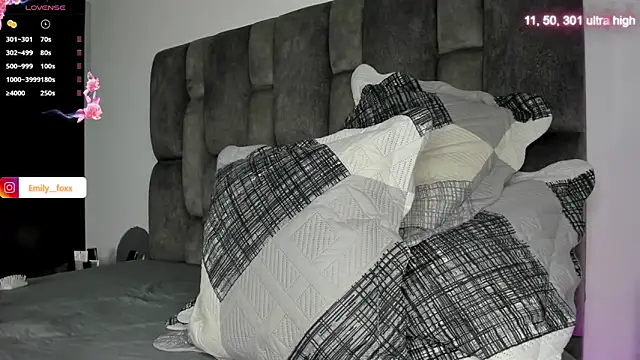 Snapshot of emily_fox1 chatting on June 6, 10:31 am emily fox1 online show from June 6, 10:31 am