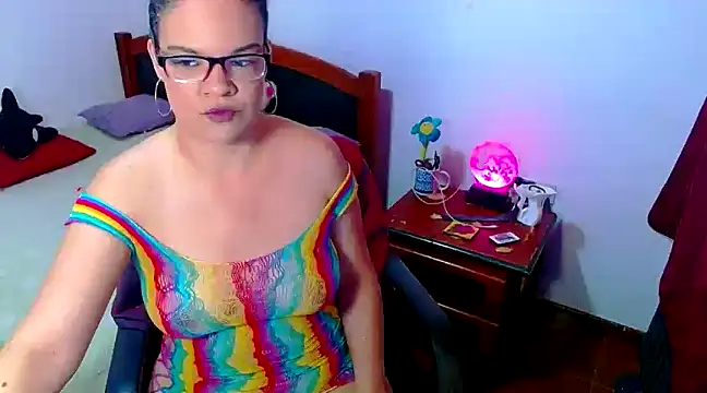 luchiana hott21 online show from March 1, 4:44 pm