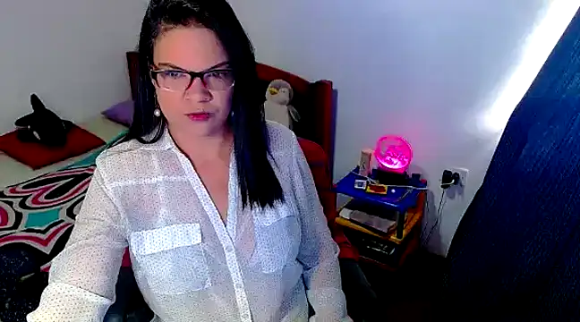 luchiana hott21 online show from March 21, 2:07 pm