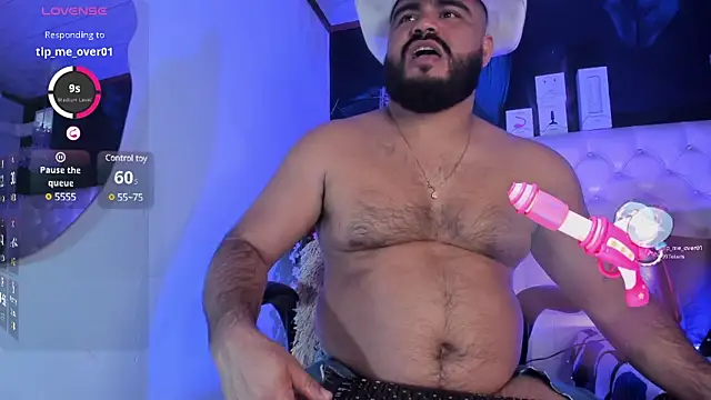 Snapshot of MichaelBear_ chatting on February 23, 3:29 pm MichaelBear online show from February 23, 3:29 pm