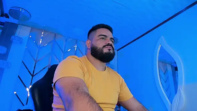 Snapshot of MichaelBear_ chatting on February 25, 1:17 pm MichaelBear online show from February 25, 1:17 pm