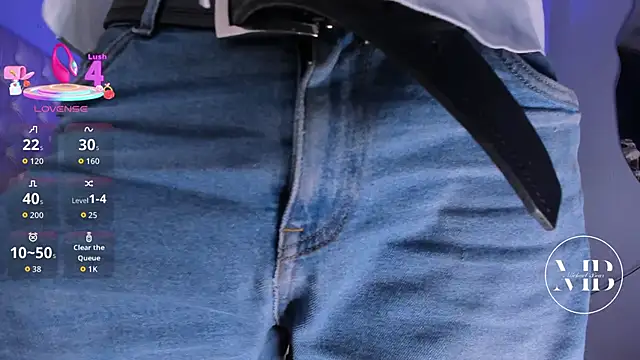 Snapshot of MichaelBear_ chatting on October 26, 4:46 pm MichaelBear online show from October 26, 4:46 pm