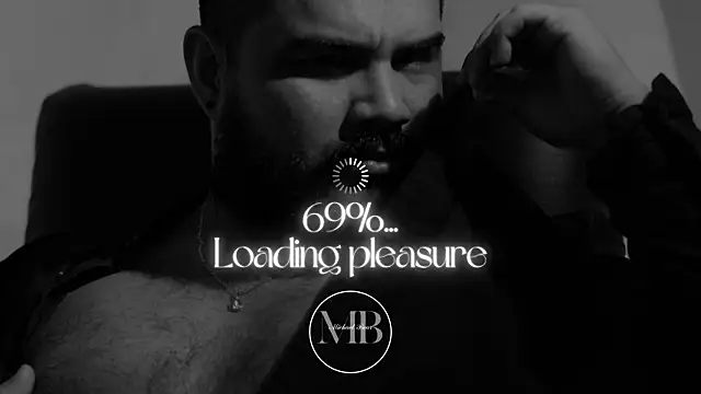 Snapshot of MichaelBear_ chatting on November 5, 1:22 pm MichaelBear online show from November 5, 1:22 pm