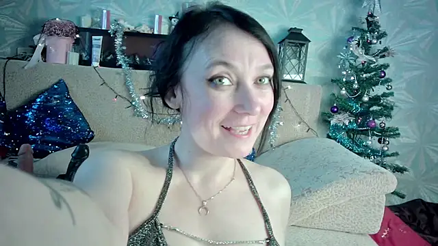 Snapshot of Ria_23 chatting on December 28, 5:02 am Ria 23 online show from December 28, 5:02 am