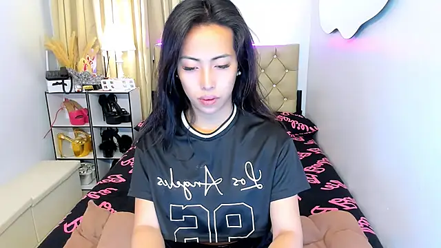 Snapshot of reighnempress chatting on February 28, 1:58 am reighnempress online show from February 28, 1:58 am