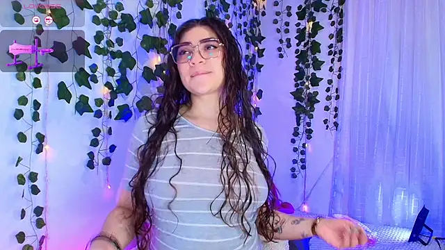 Snapshot of Samii_Evans chatting on November 29, 12:02 am Samii Evans online show from November 29, 12:02 am