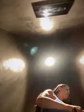 Snapshot of Emma_Catt chatting on February 23, 7:00 am Emma Catt online show from February 23, 7:00 am