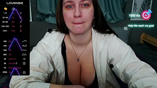 Snapshot of LiyaSilve chatting on February 27, 7:01 am LiyaSilve online show from February 27, 7:01 am