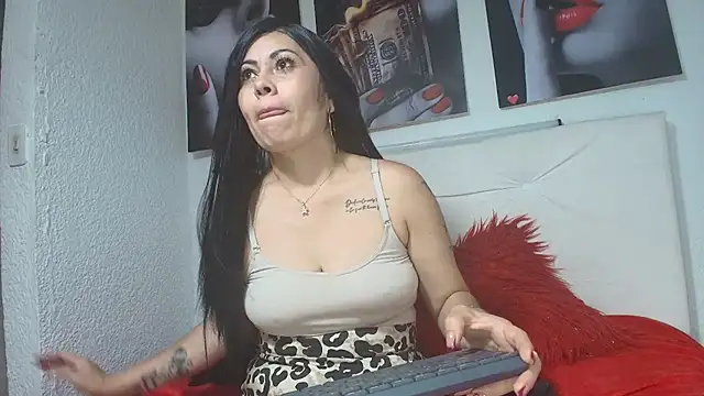 Snapshot of Tania_mature chatting on July 6, 5:48 pm Tania mature online show from July 6, 5:48 pm