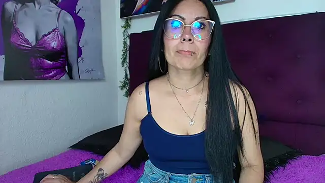 Snapshot of Tania_mature chatting on July 18, 6:01 pm Tania mature online show from July 18, 6:01 pm