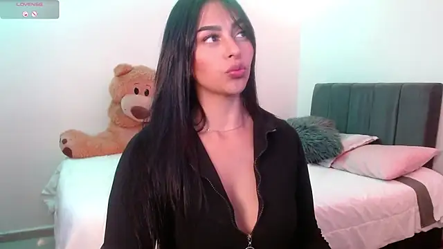 Melaniie01 online show from December 15, 10:25 pm